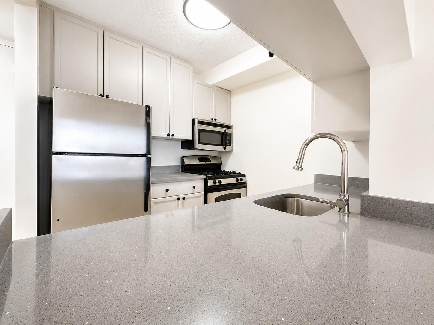 4-74 48th Avenue 30-J Hunters Point Queens NY 11109