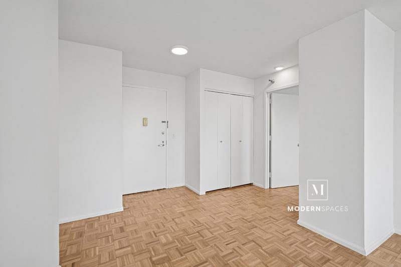 4-74 48th Avenue 35-L Hunters Point Queens NY 11109