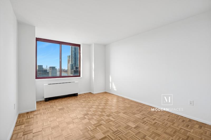 4-74 48th Avenue 35-L Hunters Point Queens NY 11109