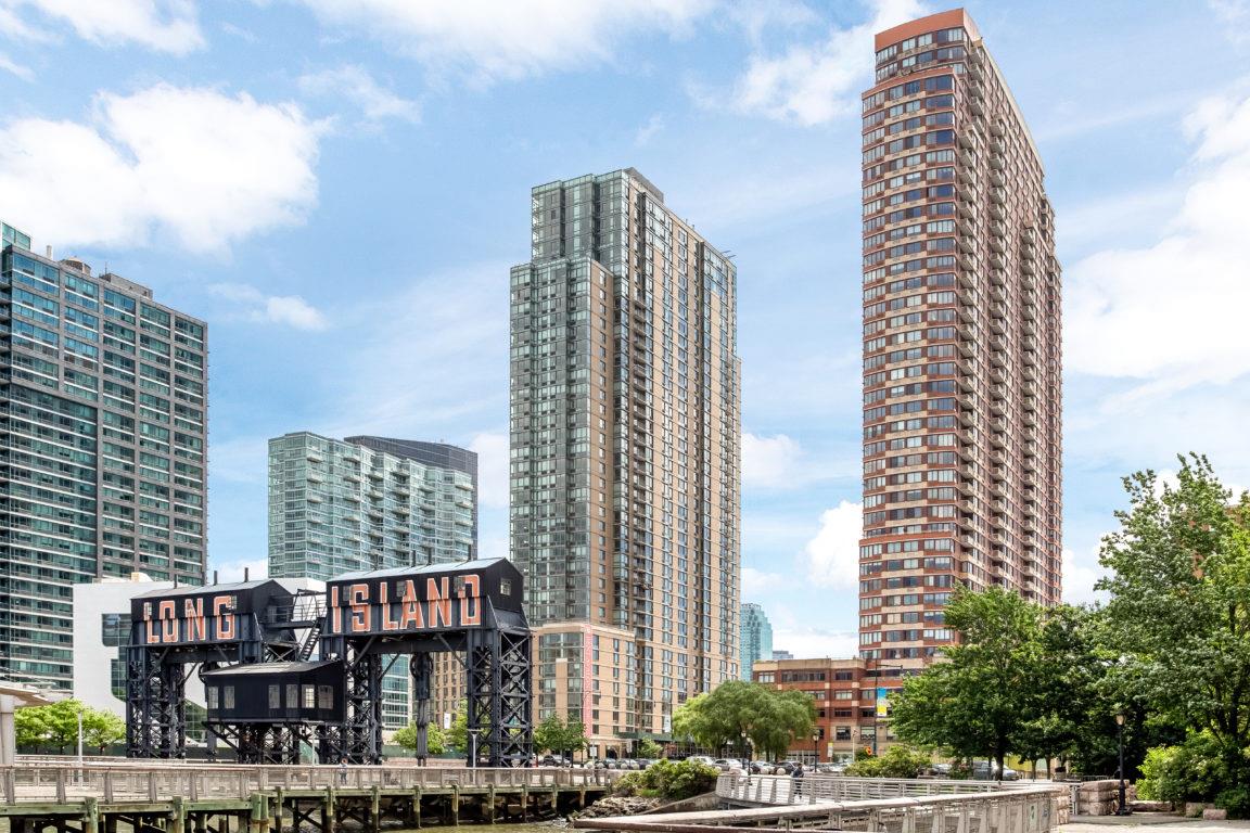 4-74 48th Avenue 35F Hunters Point Queens NY 11109