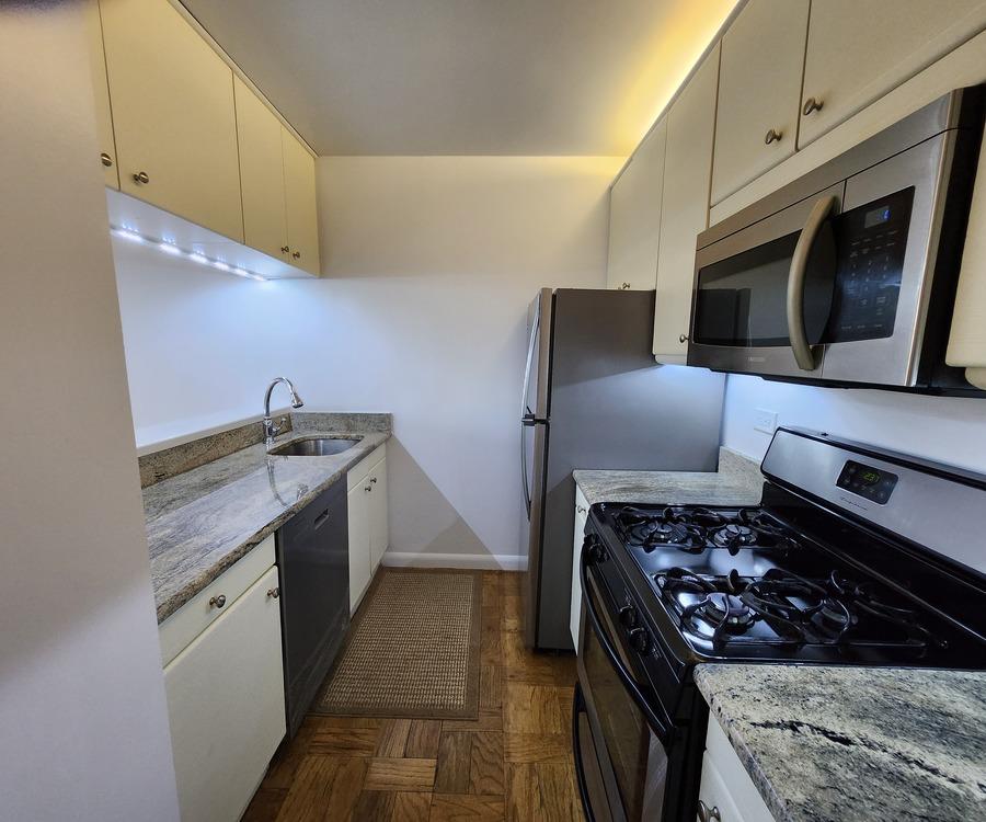 415 East 37th Street, #10H