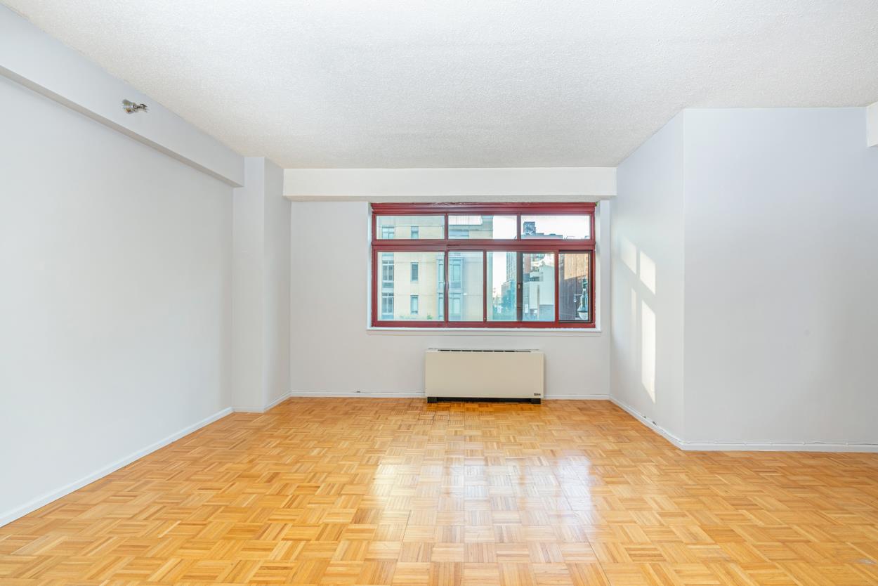 4-74 48th Avenue 3-BB Hunters Point Queens NY 11109