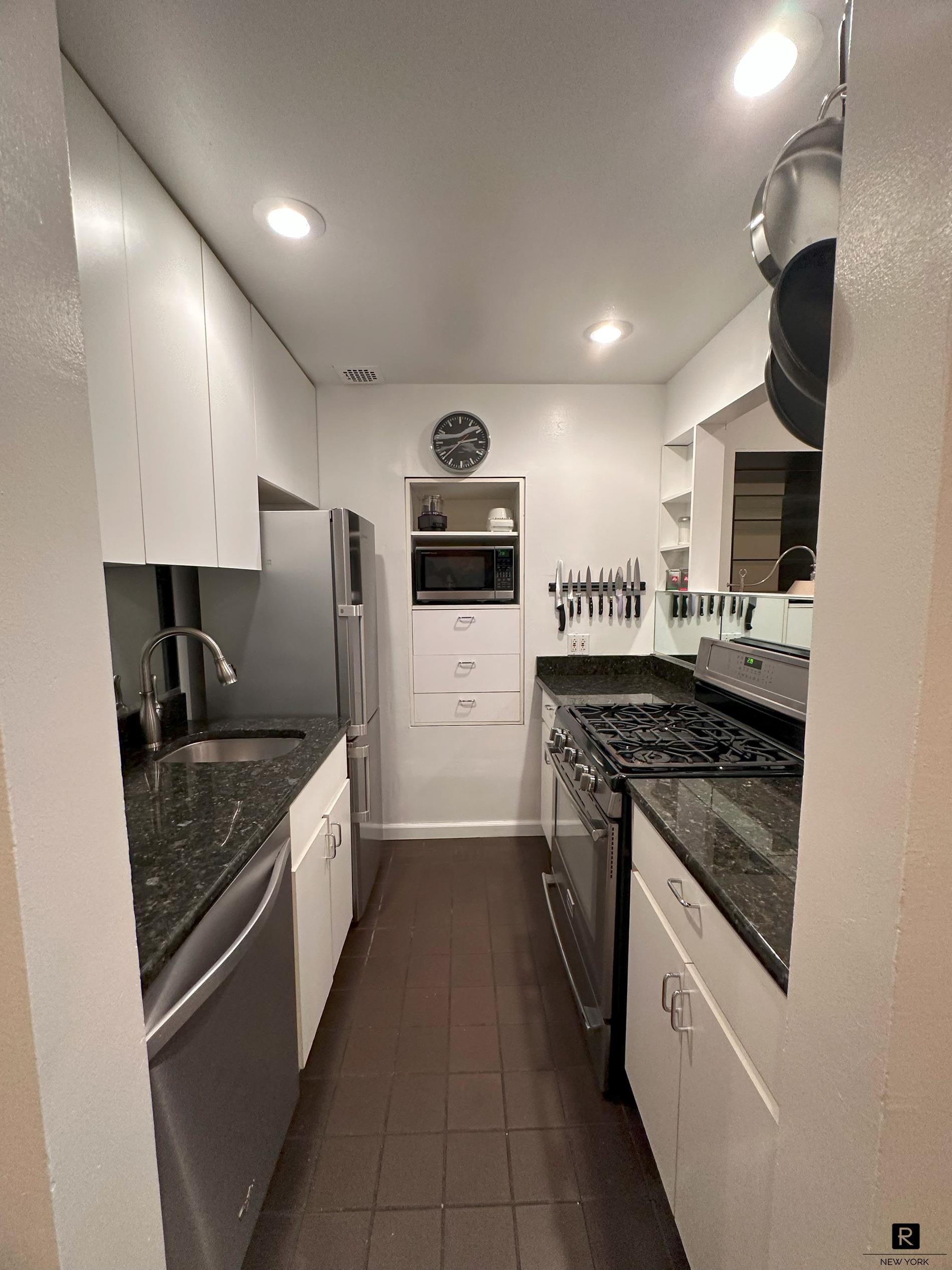 521 West 47th Street, #1A