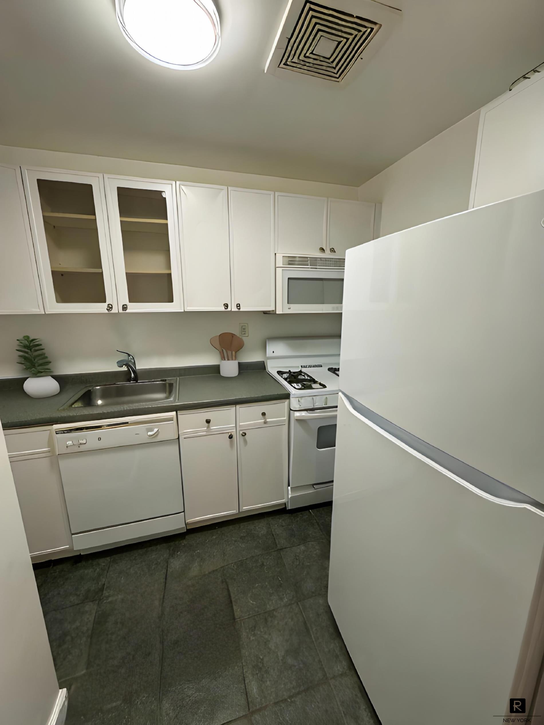 225 East 58th Street Midtown East New York NY 10022