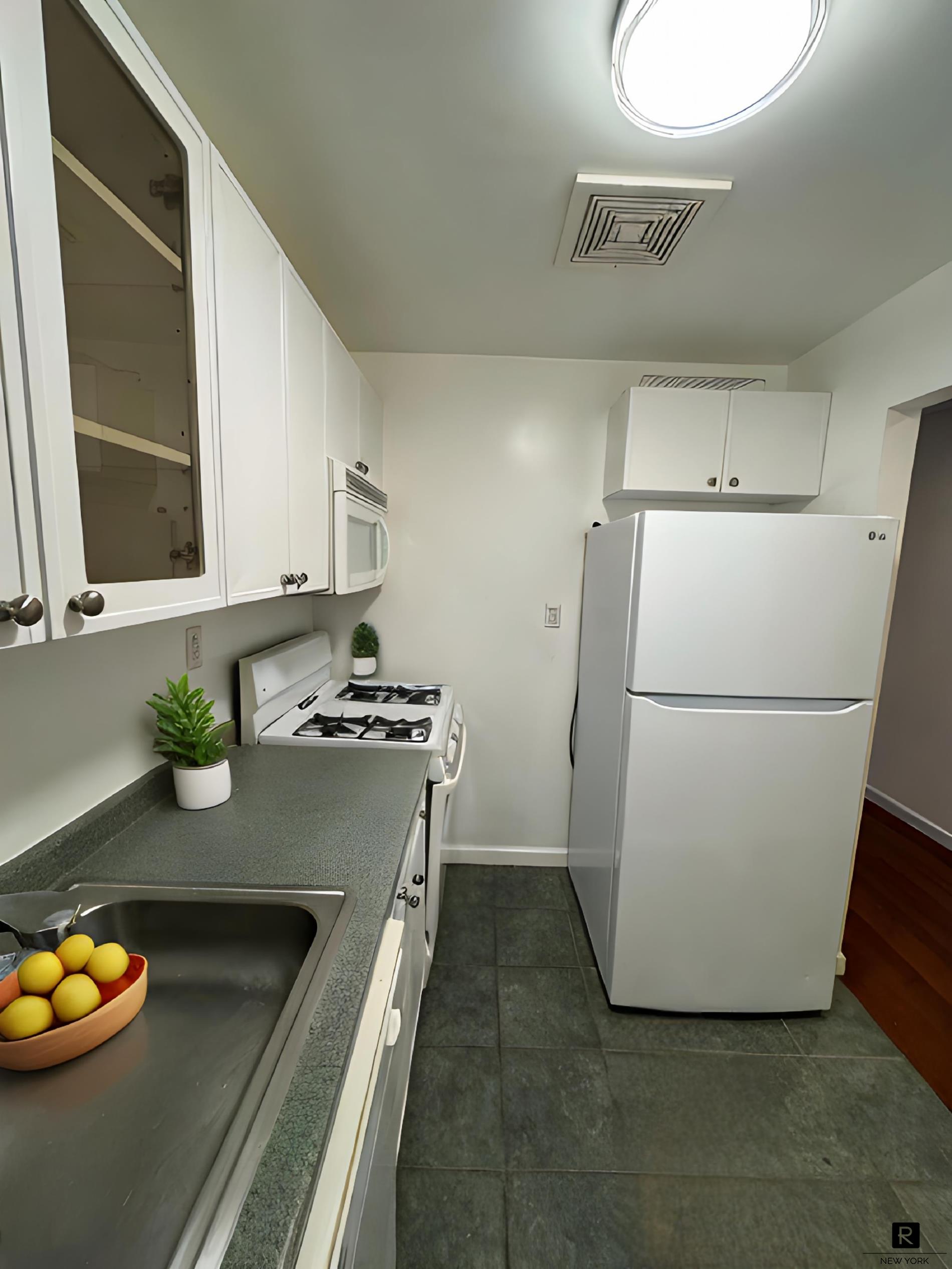 225 East 58th Street Midtown East New York NY 10022