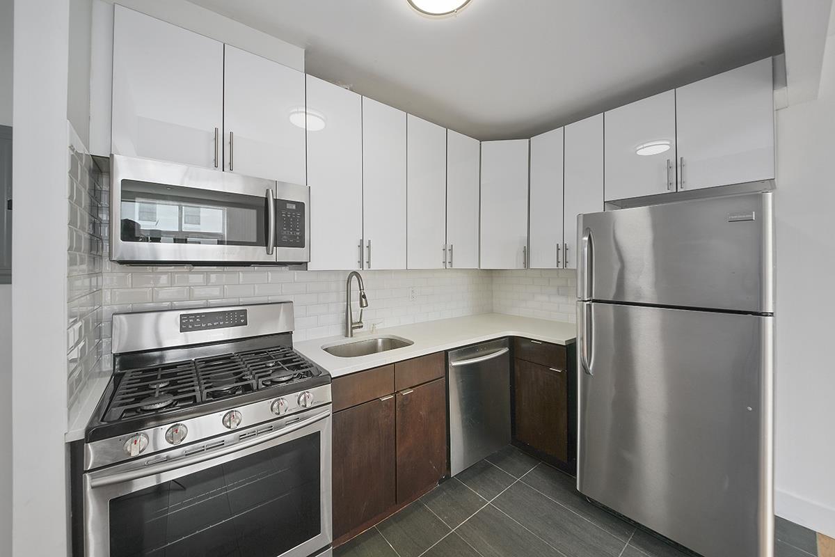 90-02 Queens Boulevard, #334
