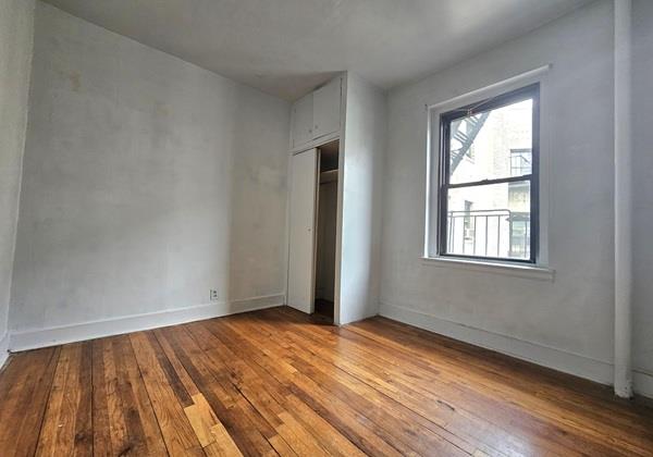 21-67 33rd Street 4-G Steinway-Ditmars Queens NY 11105