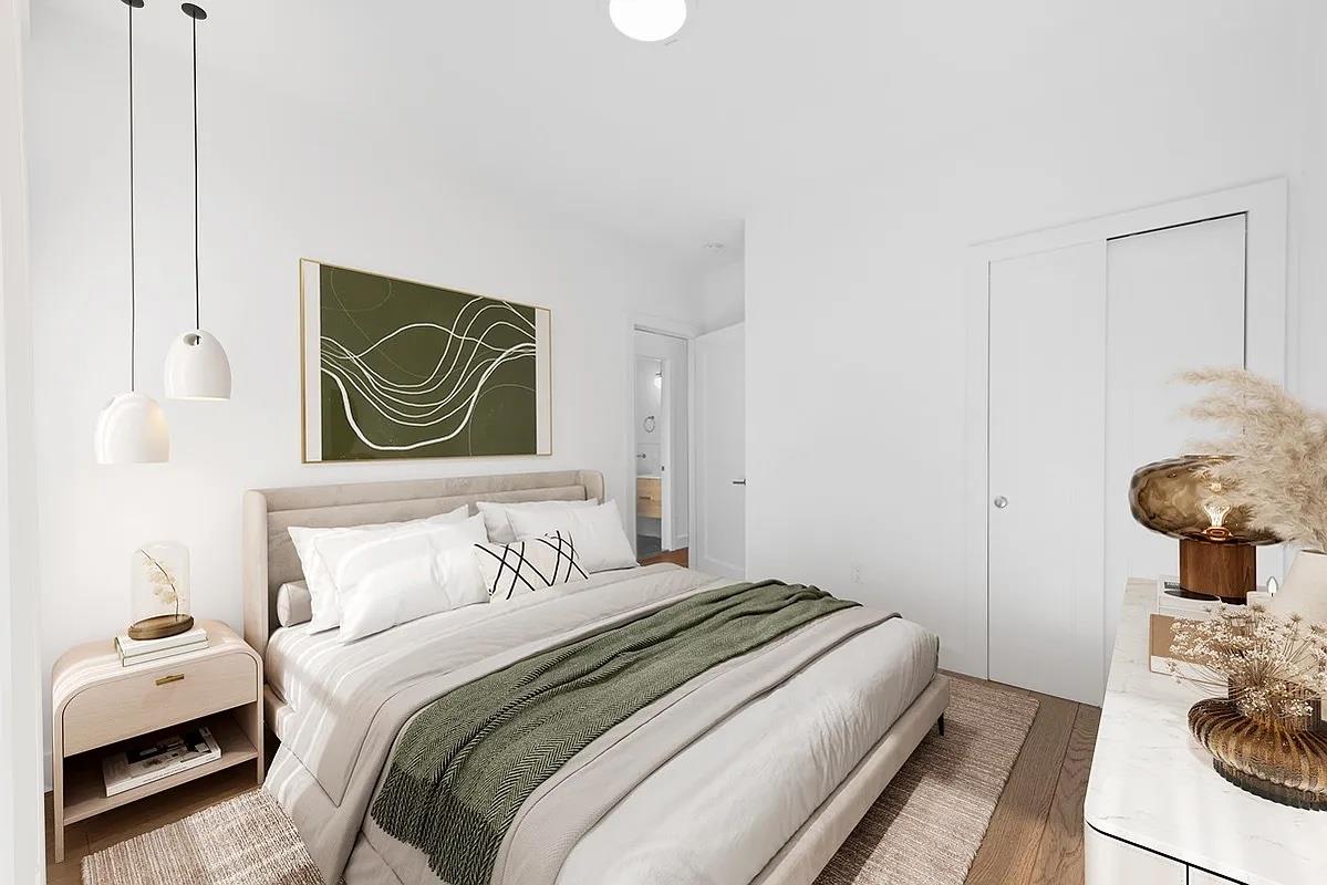27 Saint Marks Place 2CD E. Greenwich Village New York NY 10003