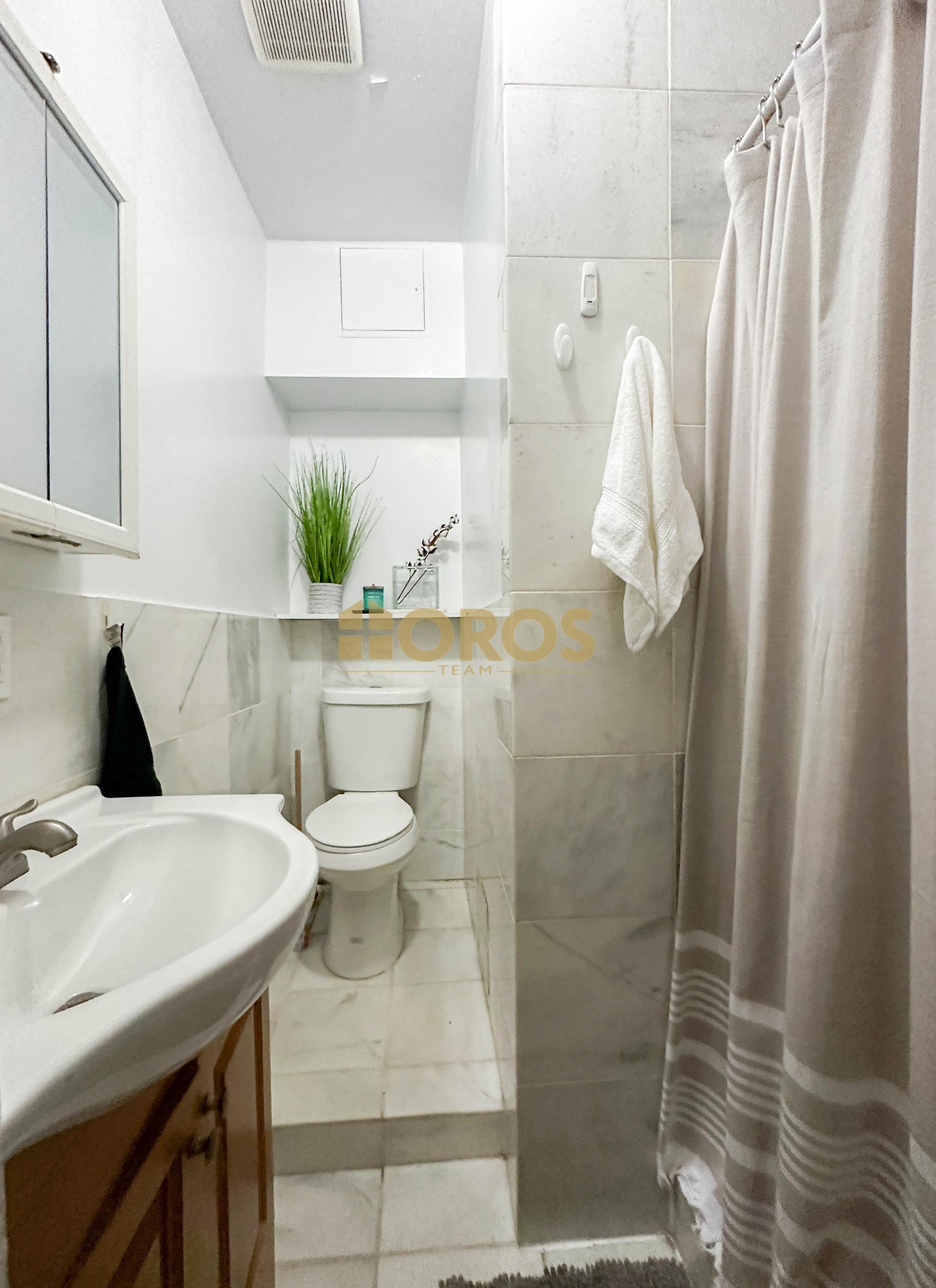 27 East 0th Street, #1