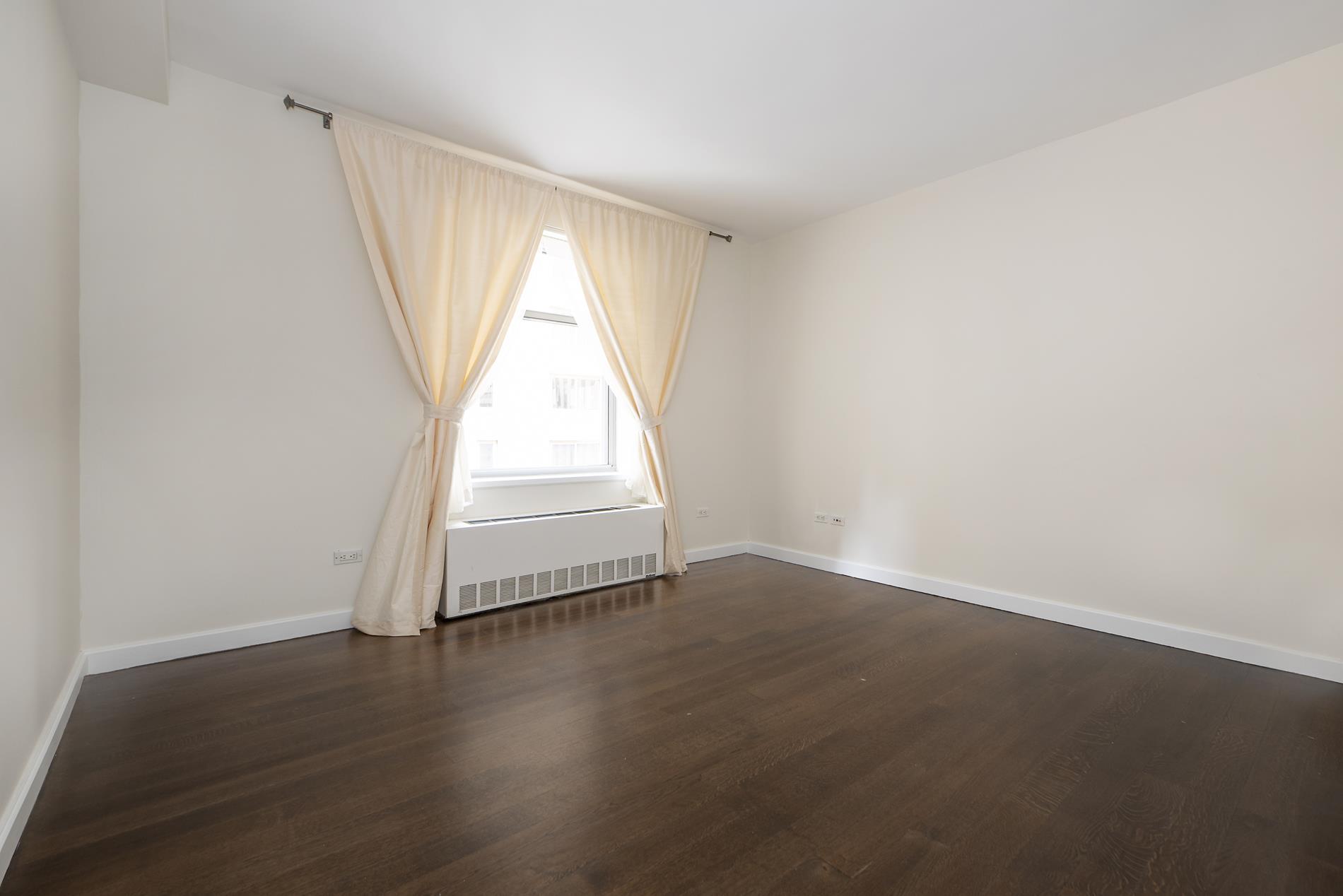 100 West 58th Street, #8E