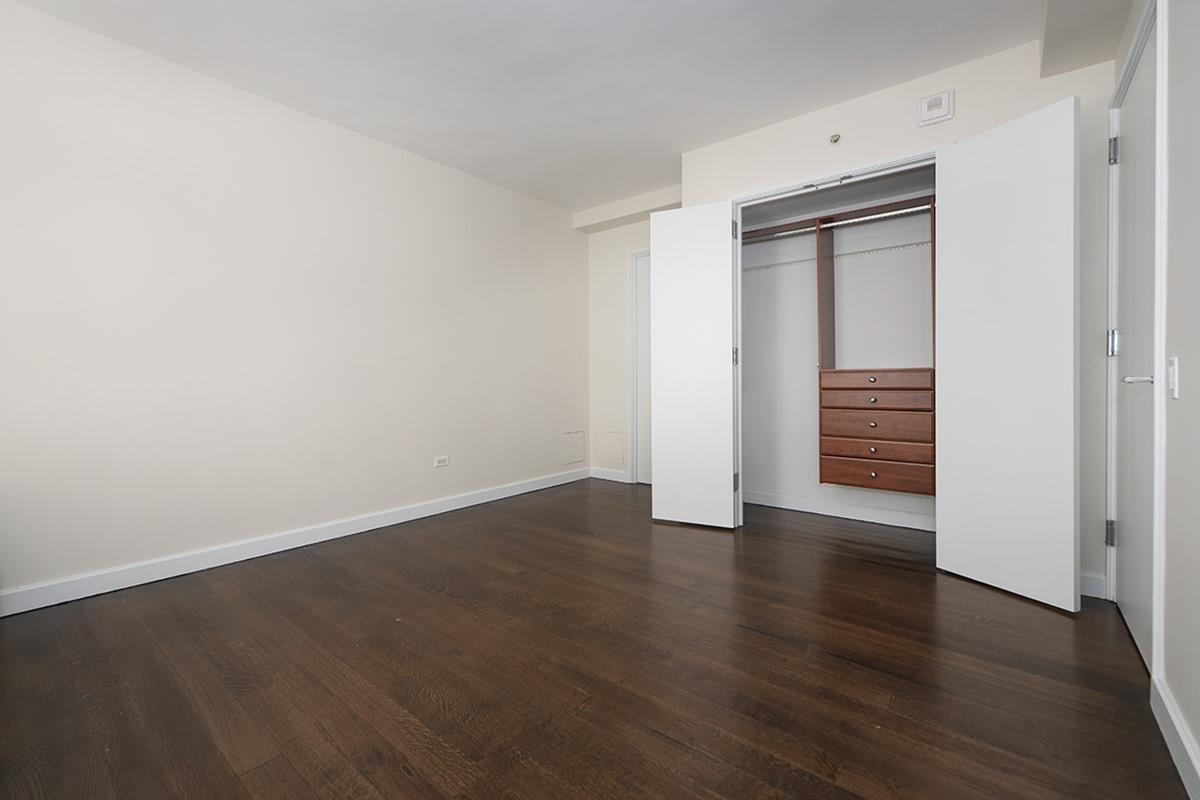 100 West 58th Street, #8E