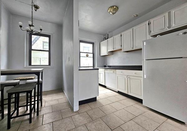 21-67 33rd Street 4G Steinway-Ditmars Queens NY 11105
