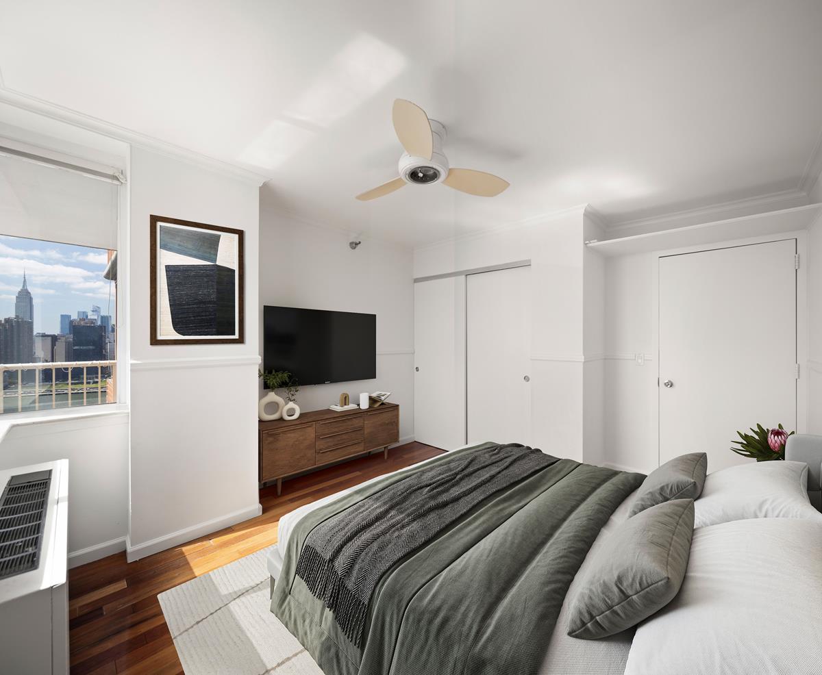 4-74 48th Avenue PH-2A Hunters Point Queens NY 11109