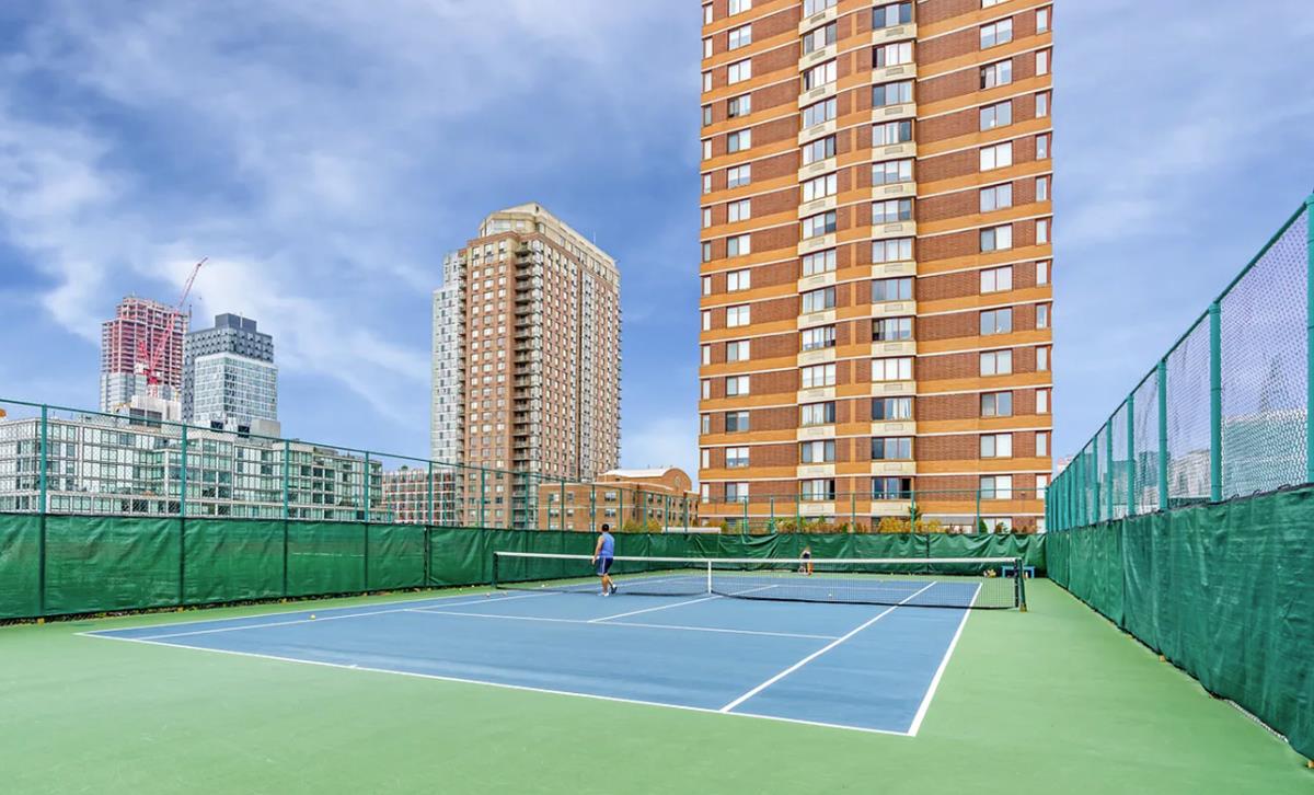 4-74 48th Avenue PH-2A Hunters Point Queens NY 11109