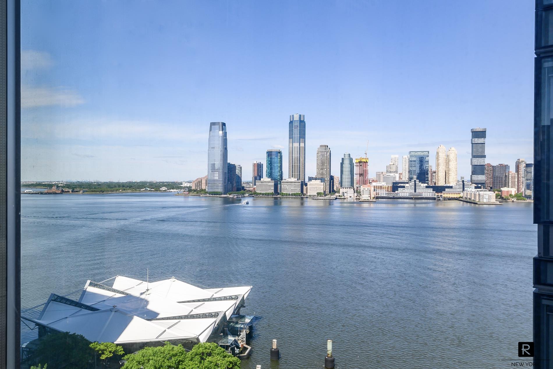 2 River Terrace, #8D