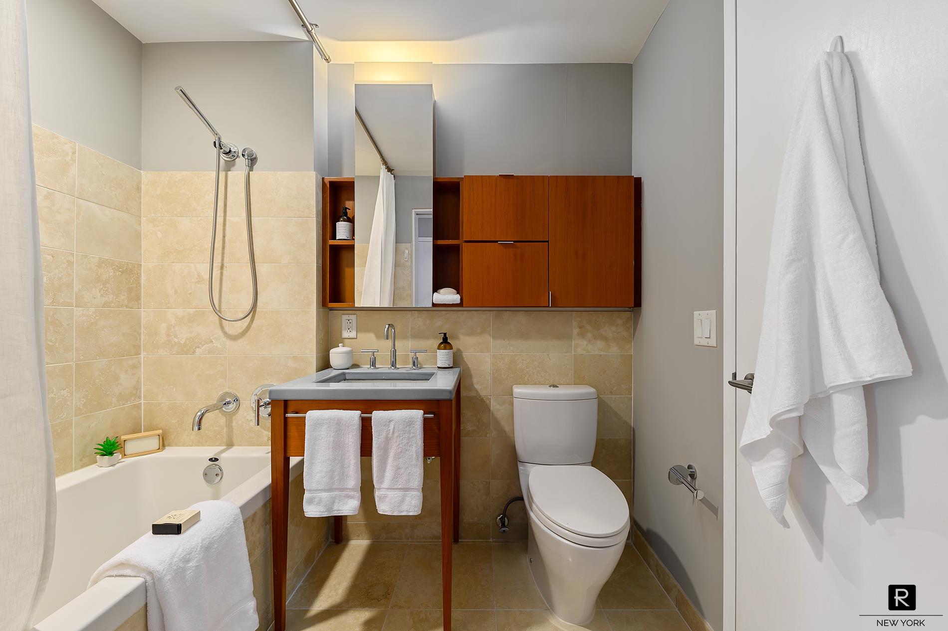 2 River Terrace, #8D