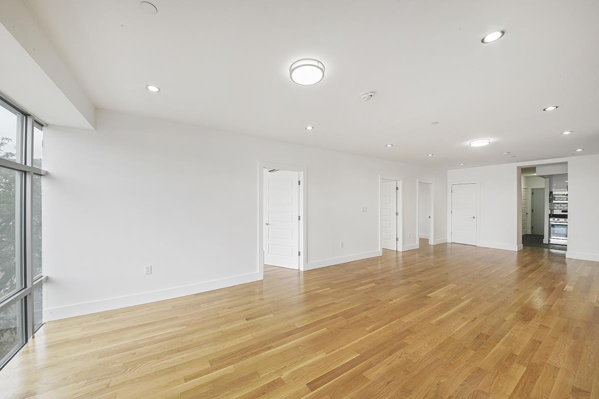 90-02 Queens Boulevard, #334