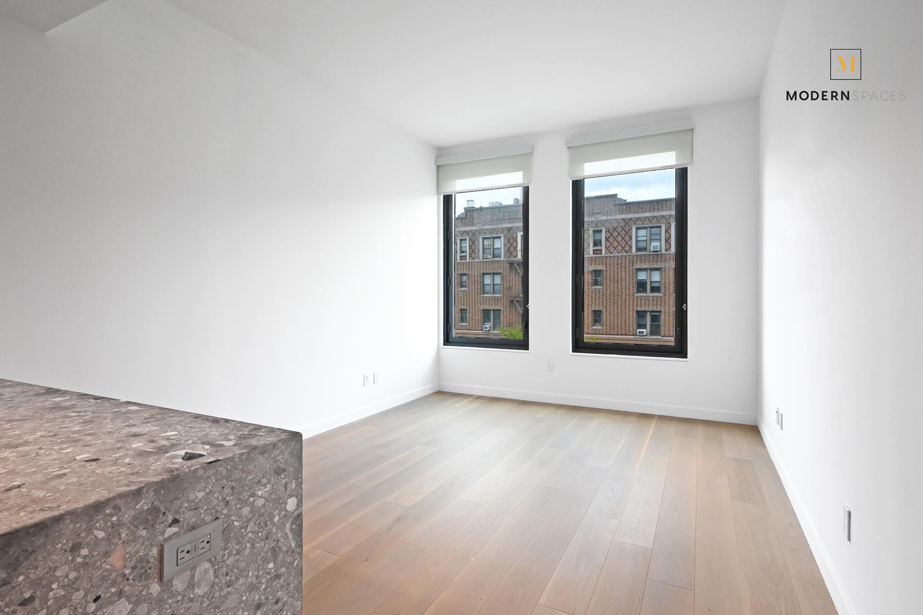 21-21 31st Street 4-K Steinway-Ditmars Queens NY 11105