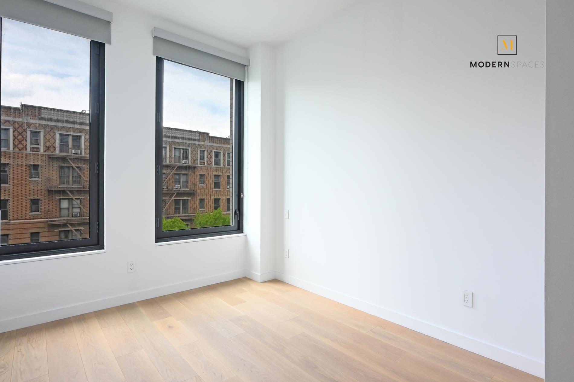 21-21 31st Street 4-K Steinway-Ditmars Queens NY 11105