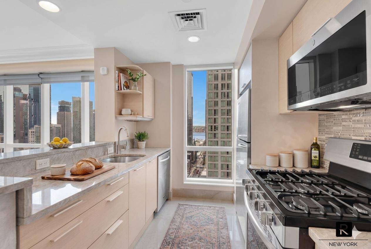 350 West 42nd Street Midtown West New York NY 10036