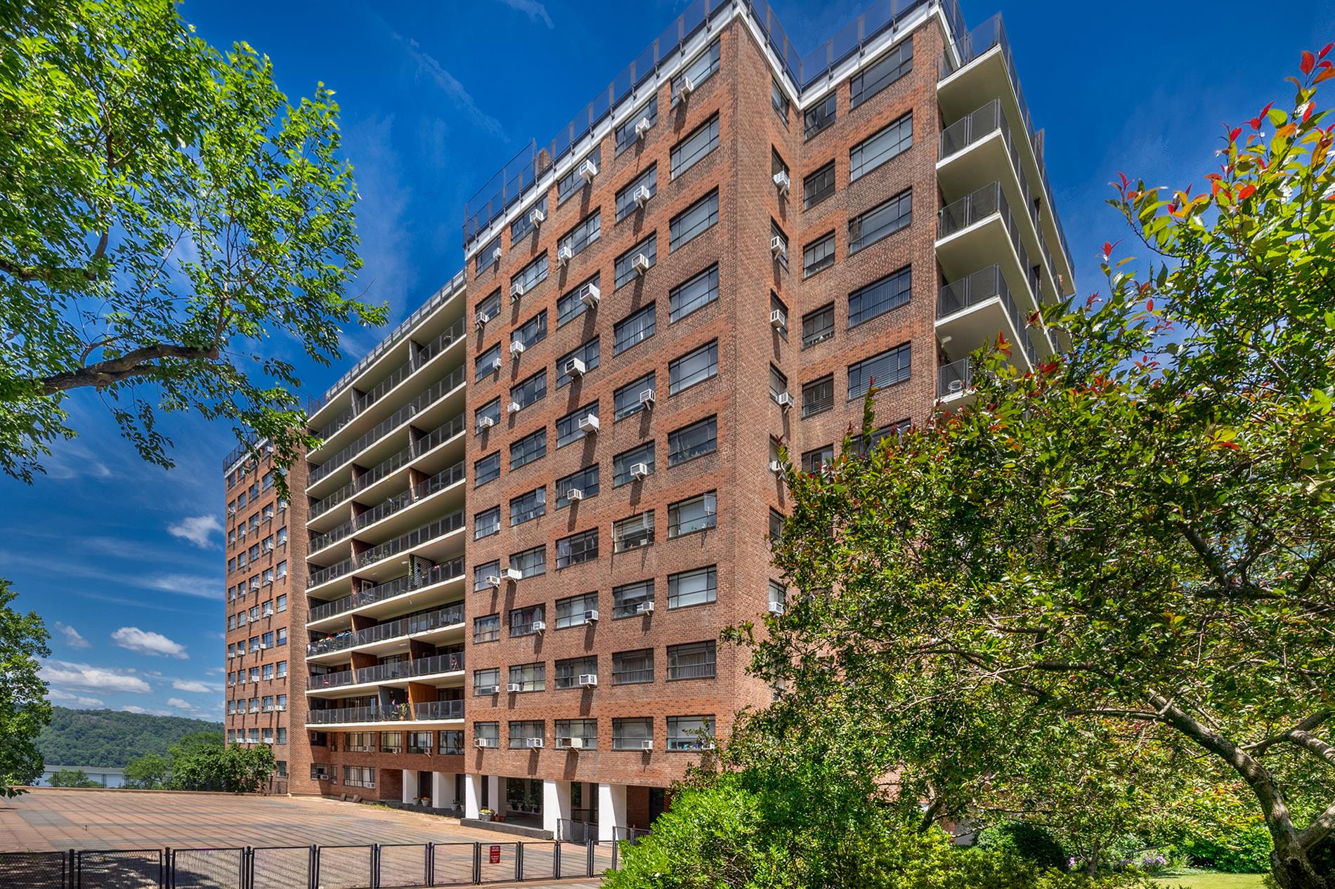 2727 Palisade Avenue 9-B Spuyten Duyvil Bronx NY 10463