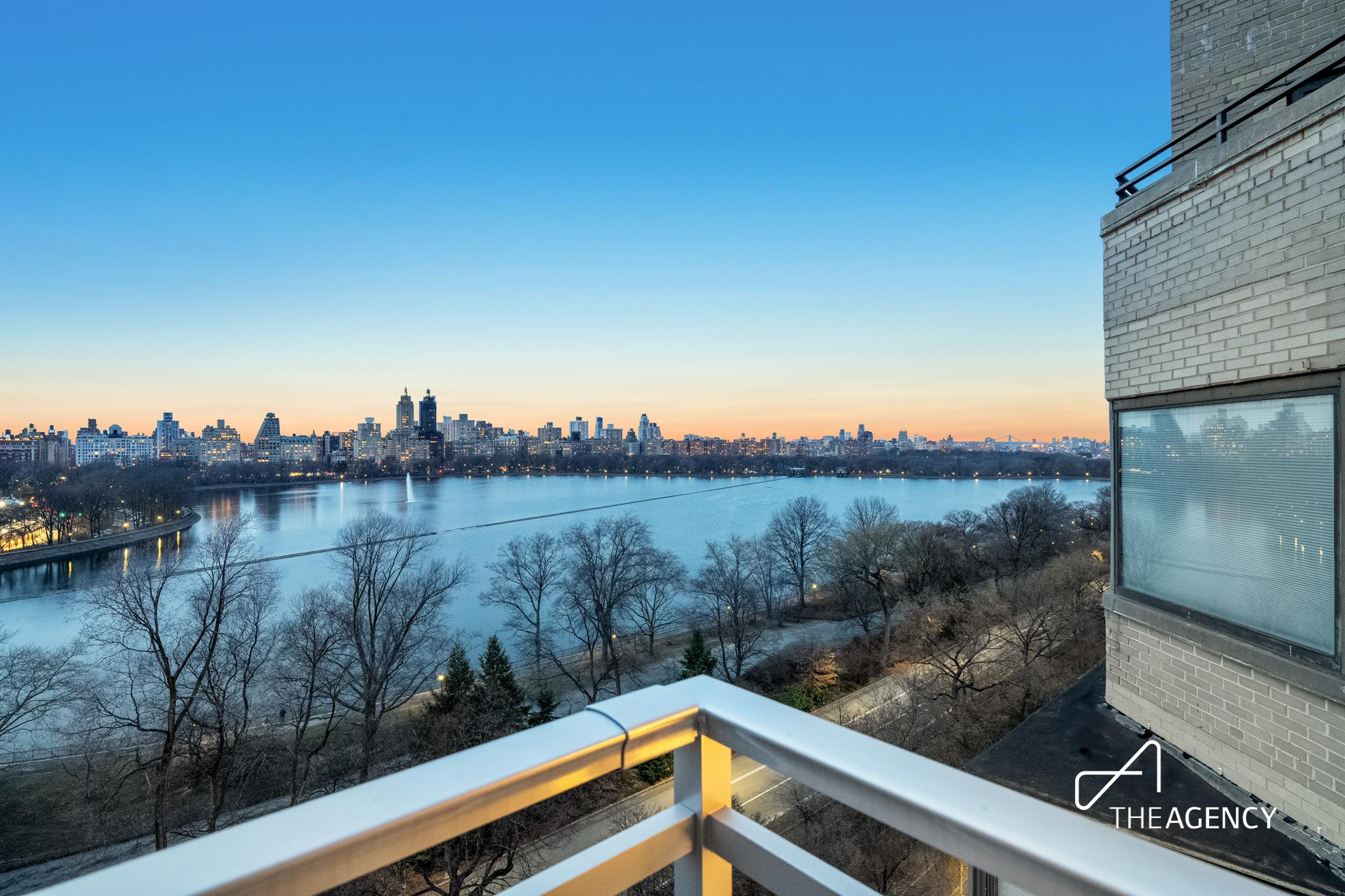 1050 5th Avenue, #17D