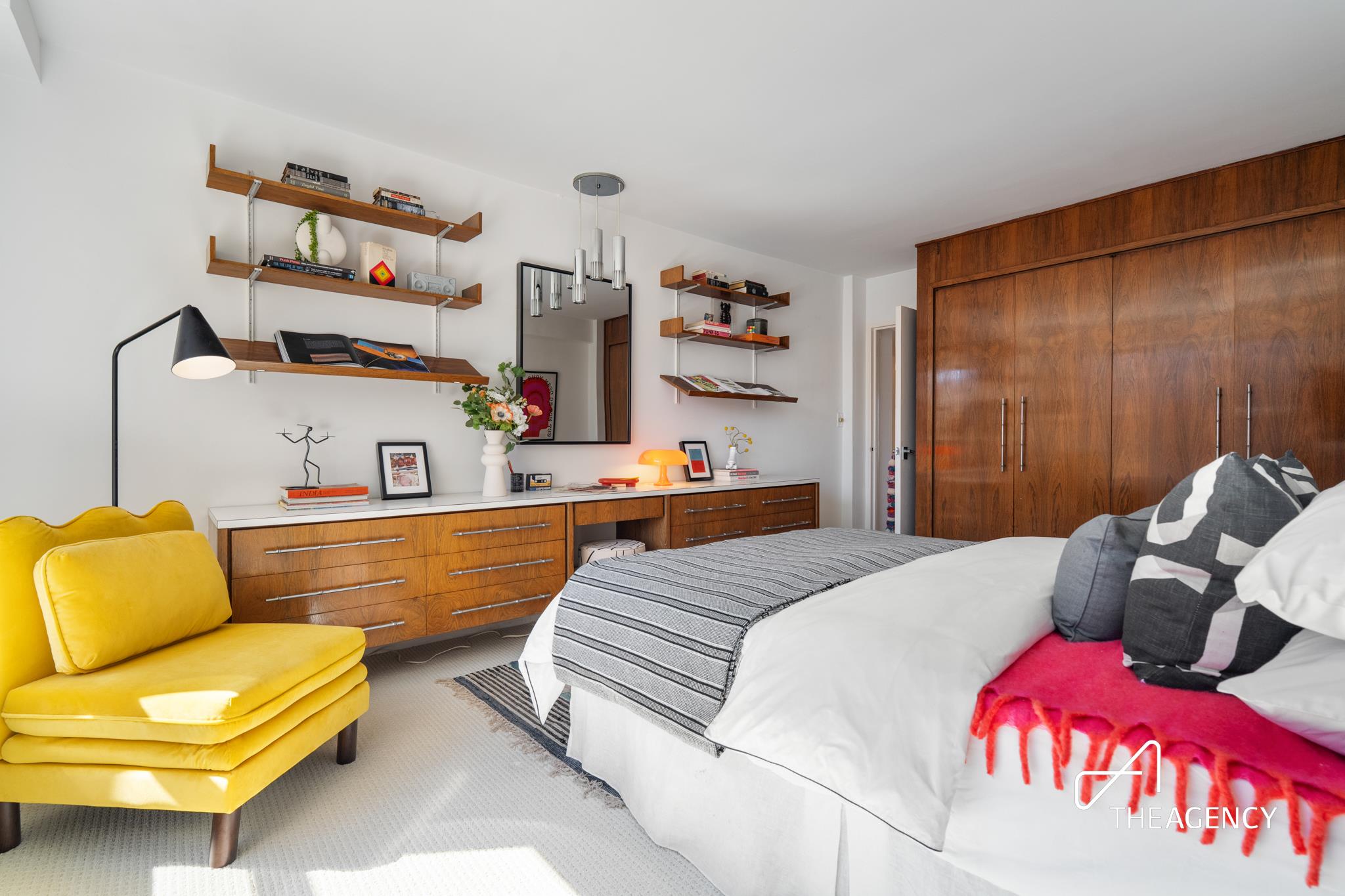 1050 5th Avenue, #17D