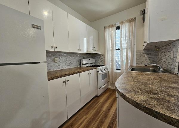 21-48 35th Street 2A Steinway-Ditmars Queens NY 11105
