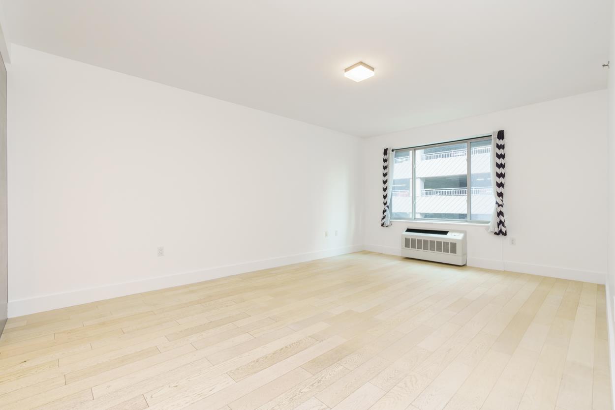 47-05 5th Street 401 Hunters Point Queens NY 11101