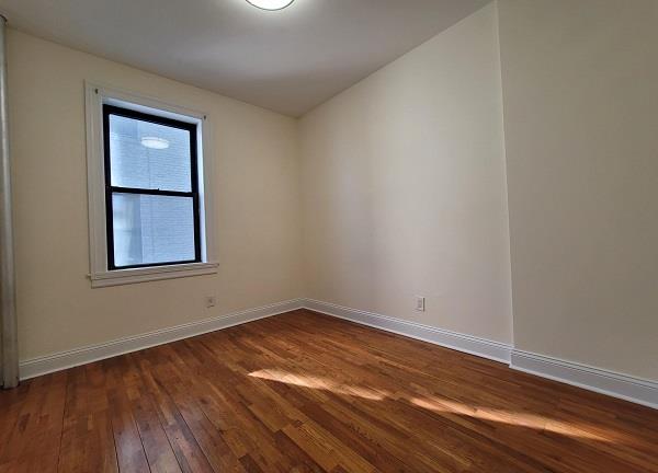 21-67 33rd Street Steinway-Ditmars Queens NY 11105