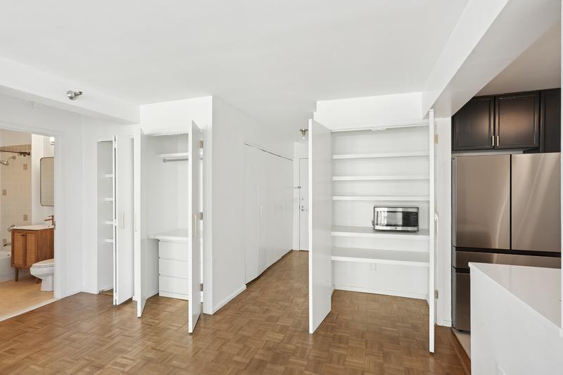 4-74 48th Avenue 21-E Hunters Point Queens NY 11109
