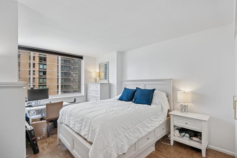 4-74 48th Avenue 21-E Hunters Point Queens NY 11109