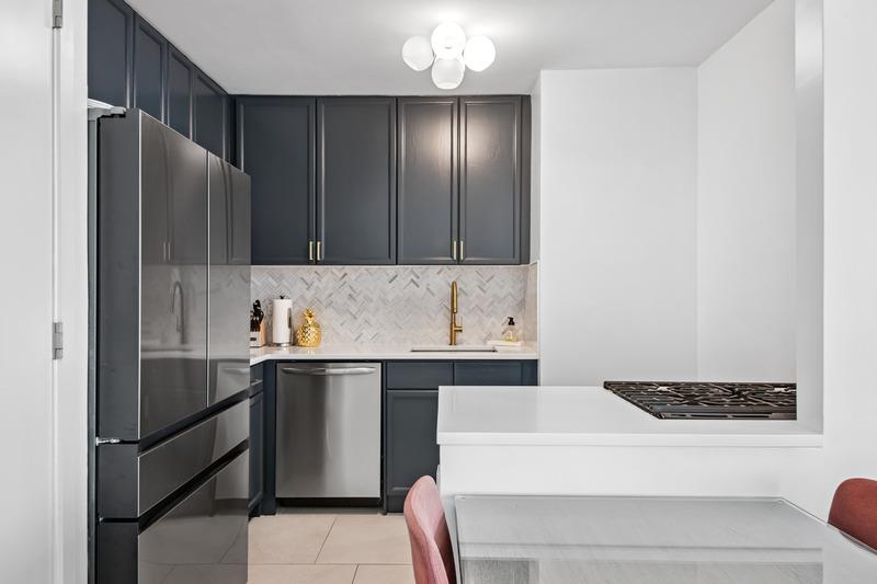 4-74 48th Avenue 21-E Hunters Point Queens NY 11109