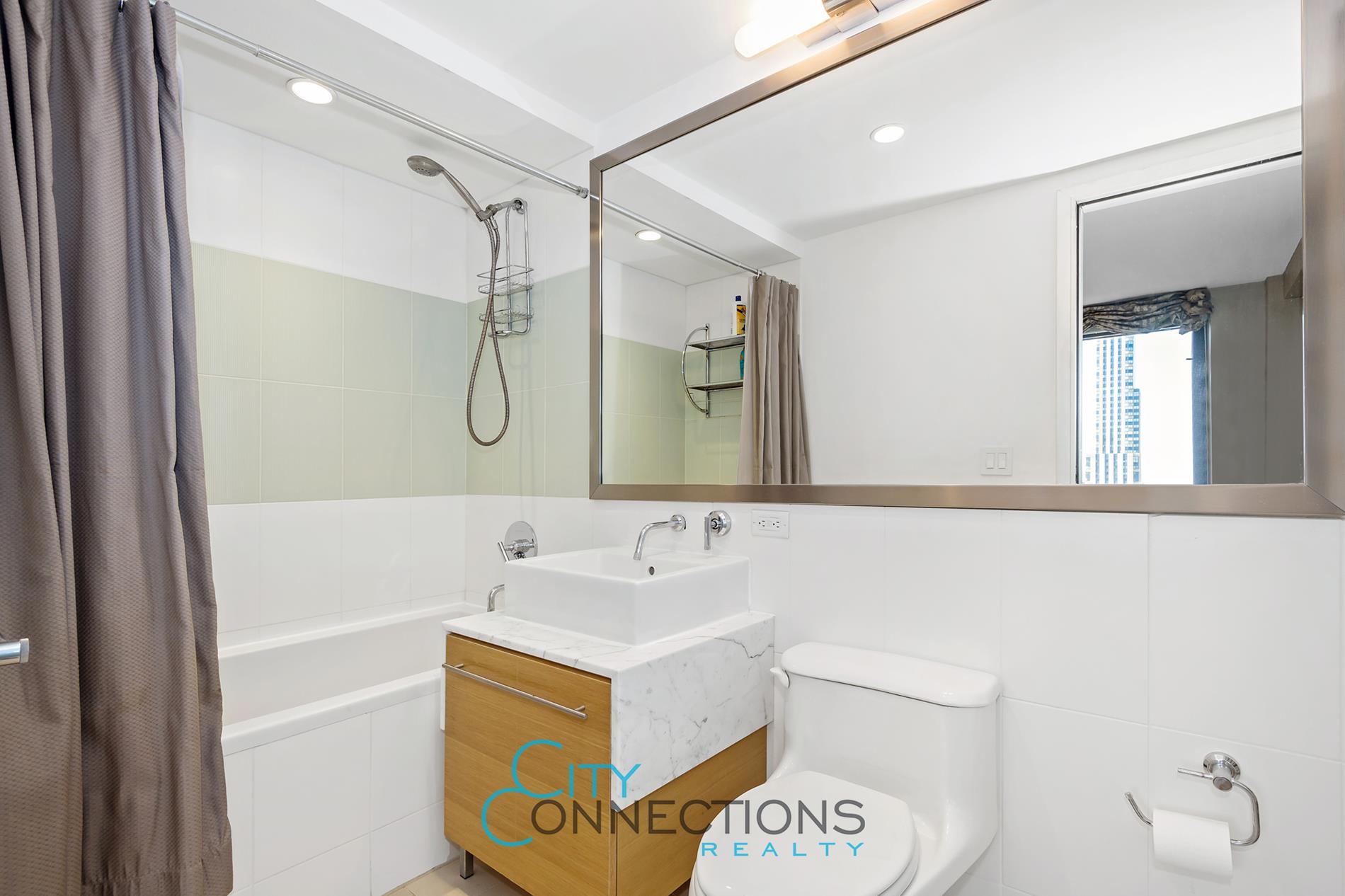 100 West 39th Street Midtown West New York NY 10018