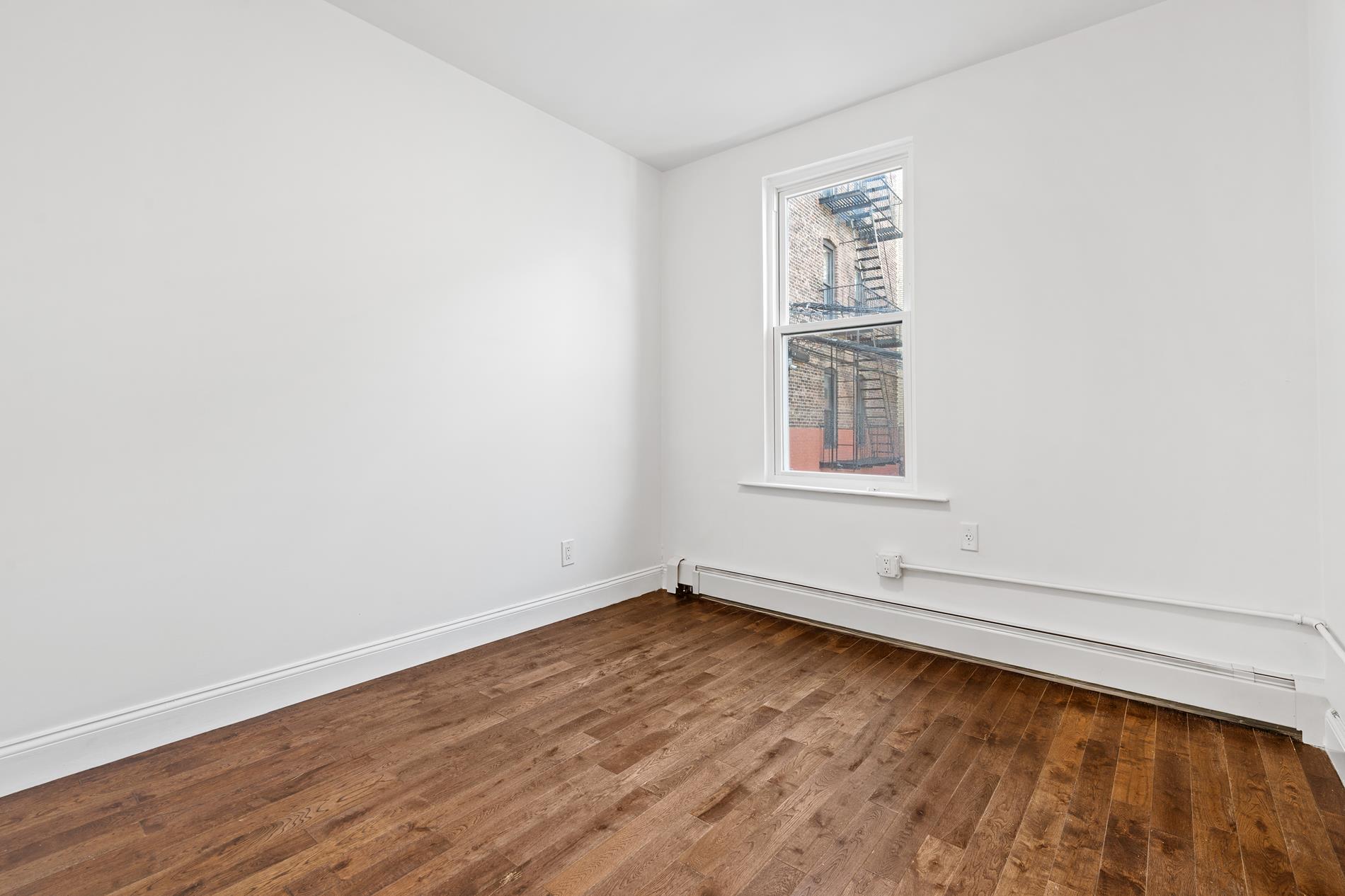 23-46 33rd Avenue 1 Astoria Queens NY 11106