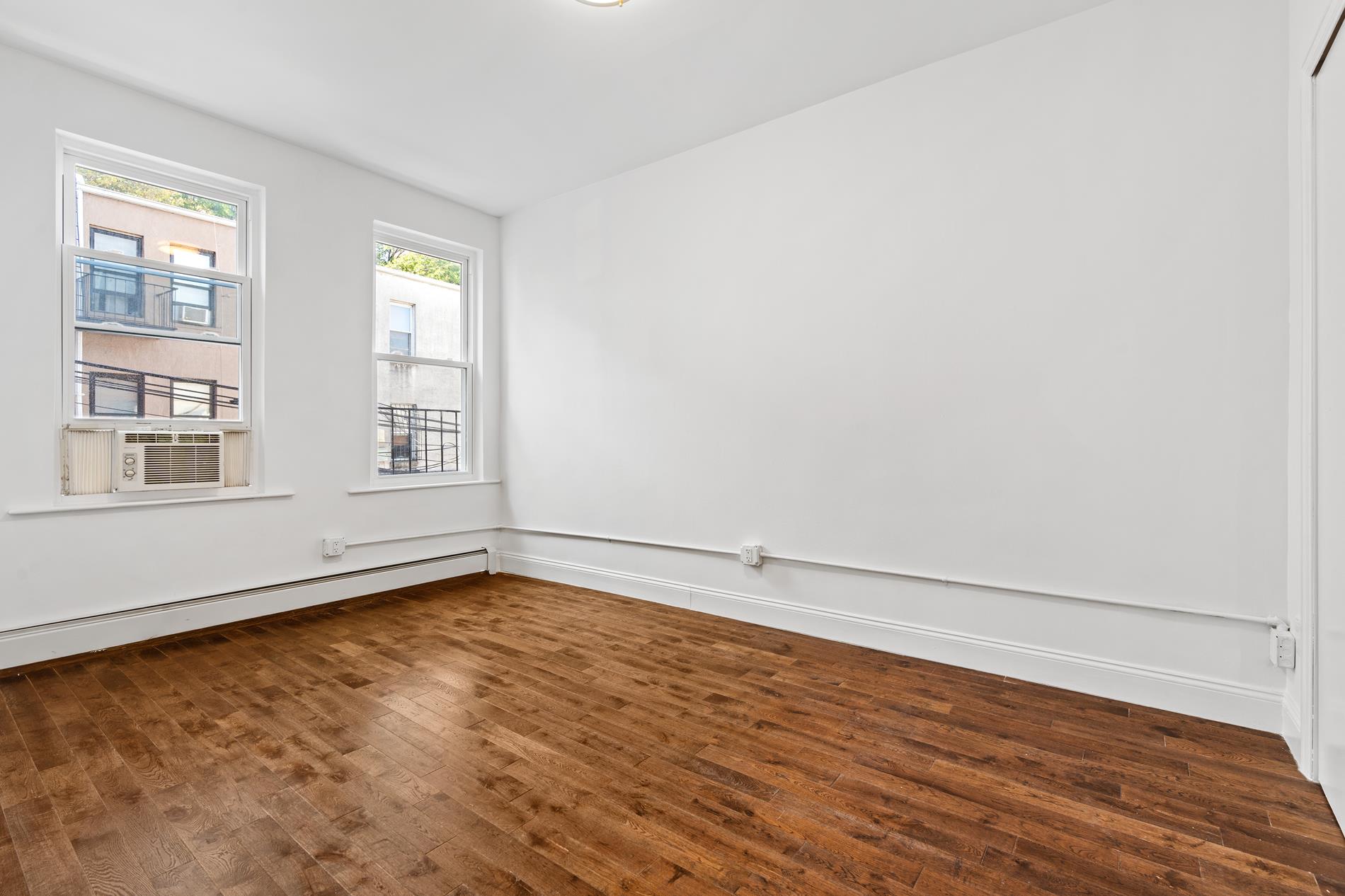 23-46 33rd Avenue 1 Astoria Queens NY 11106