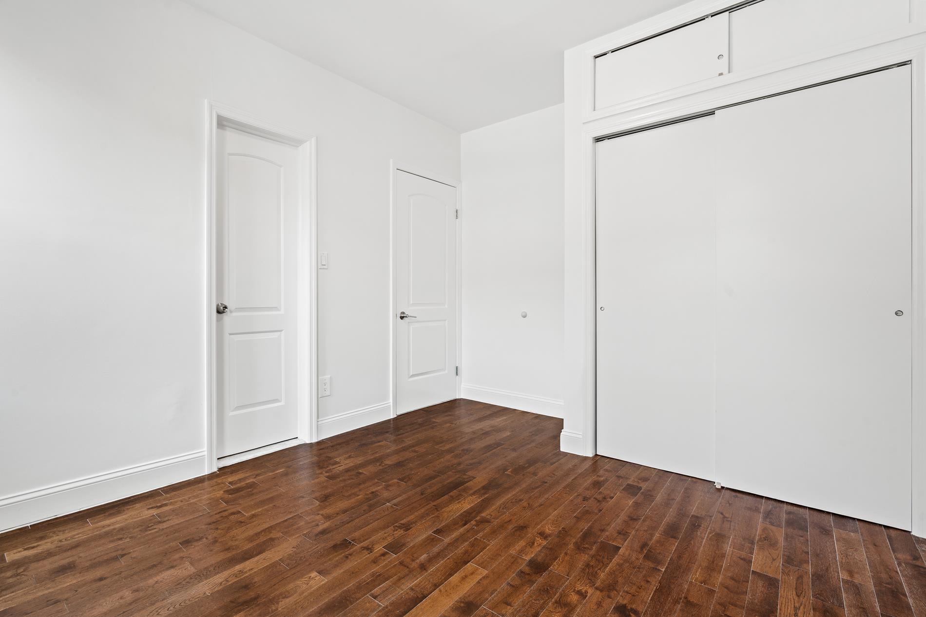 23-46 33rd Avenue 1 Astoria Queens NY 11106