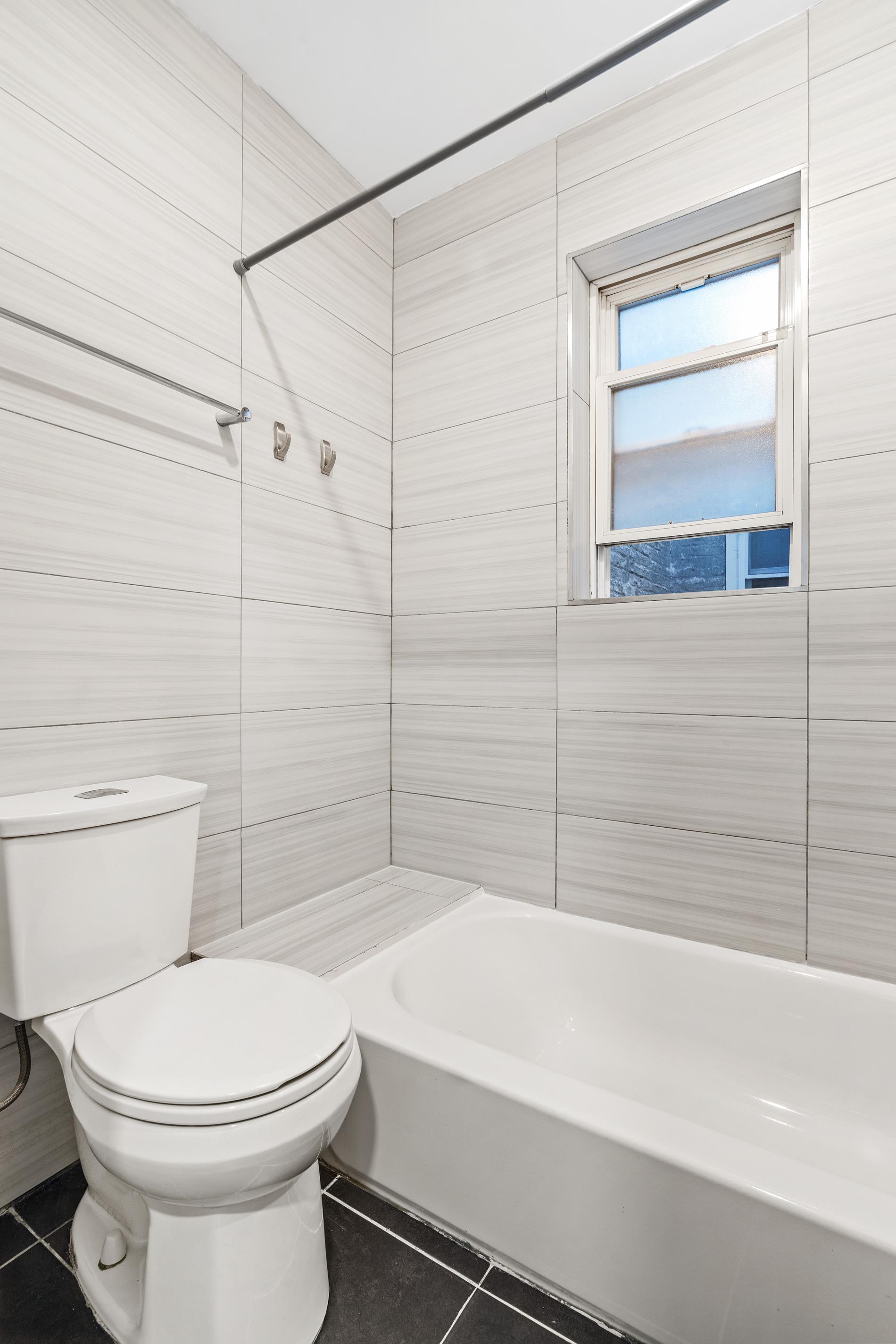 23-46 33rd Avenue 1 Astoria Queens NY 11106