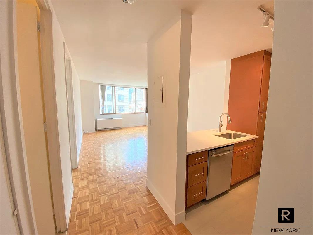 350 West 50th Street Midtown West New York NY 10019