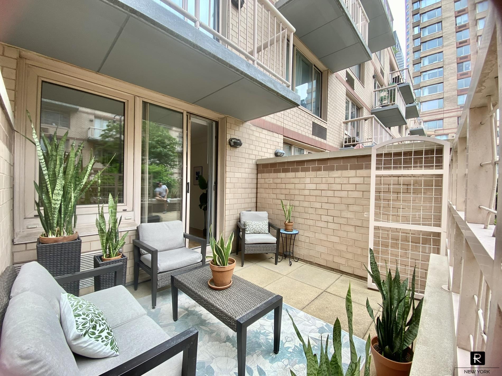 393 West 49th Street Midtown West New York NY 10019