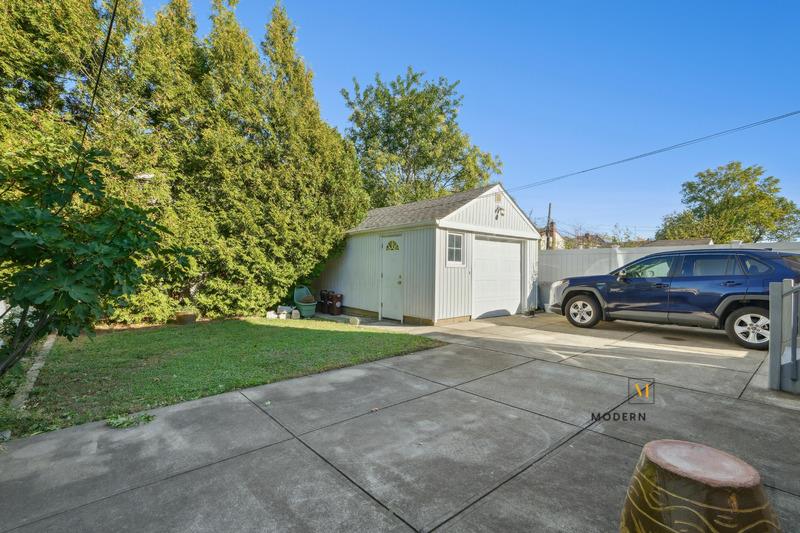 80-15 260th Street 1 Glen Oaks Queens NY 11004