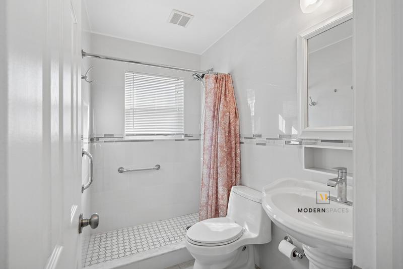 80-15 260th Street 1 Glen Oaks Queens NY 11004