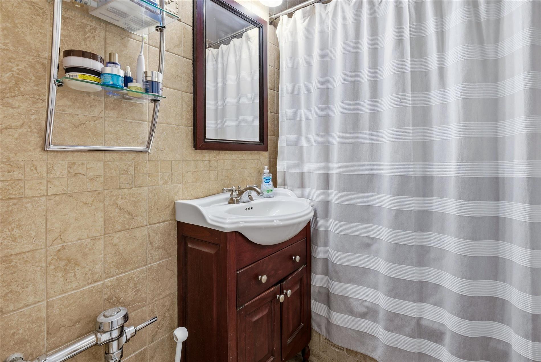 56-05 31st Avenue Woodside Queens NY 11377