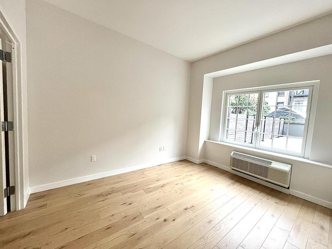 555 Waverly Avenue 1-B Clinton Hill Brooklyn NY 11238