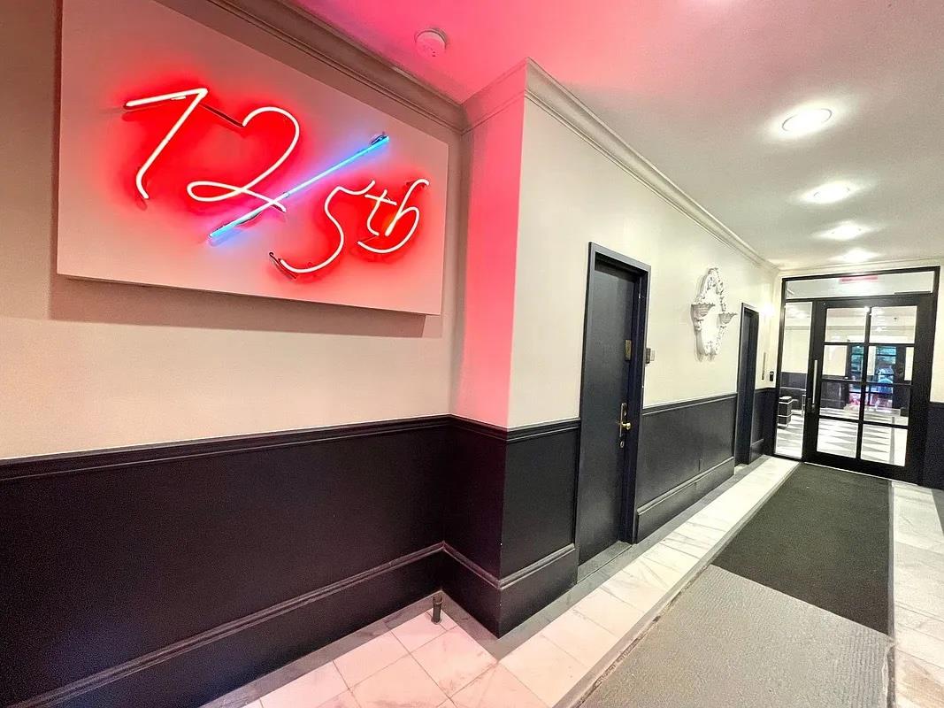 12 Fifth Avenue 23 Greenwich Village New York NY 10011