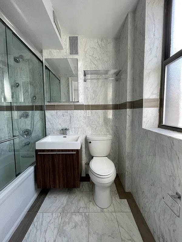 12 Fifth Avenue 23 Greenwich Village New York NY 10011