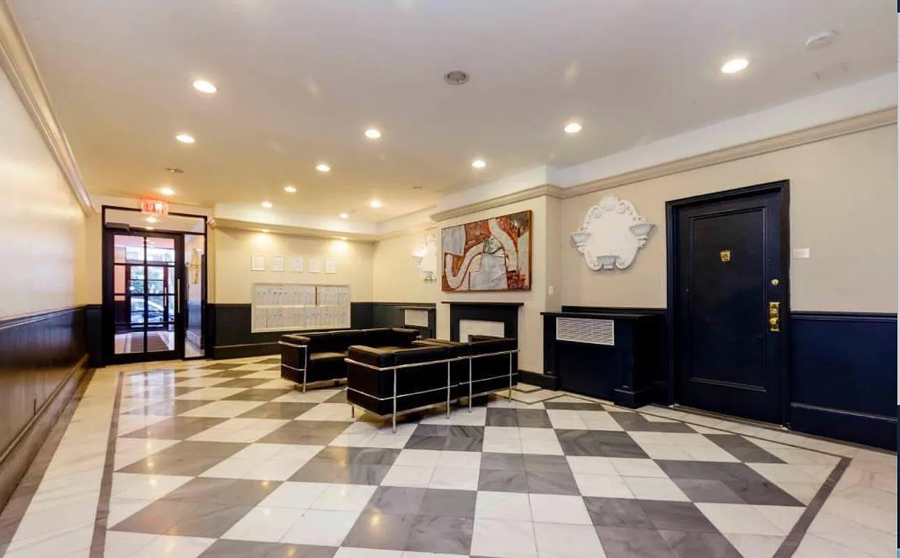 12 Fifth Avenue 23 Greenwich Village New York NY 10011