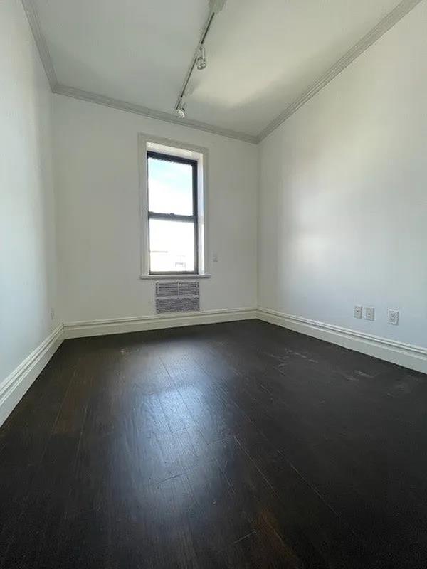 12 Fifth Avenue 23 Greenwich Village New York NY 10011