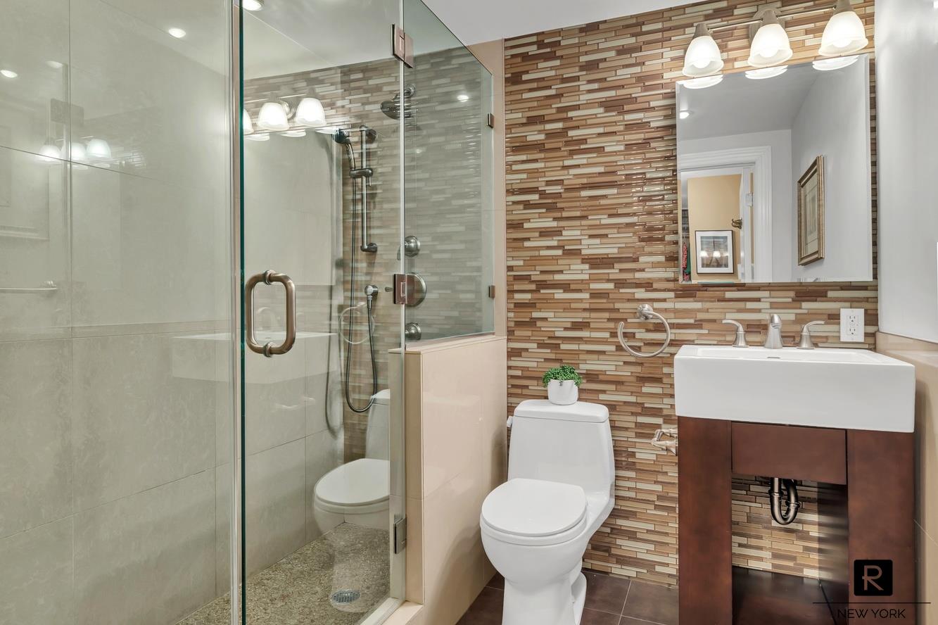 245 East 54th Street Midtown East New York NY 10022