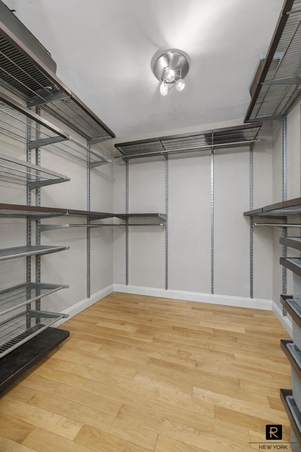 245 East 54th Street Midtown East New York NY 10022